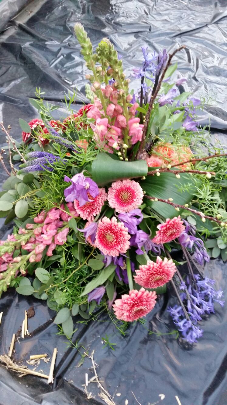 Rouwwerk-bloemen-afscheid-begrafenis-overlijden
